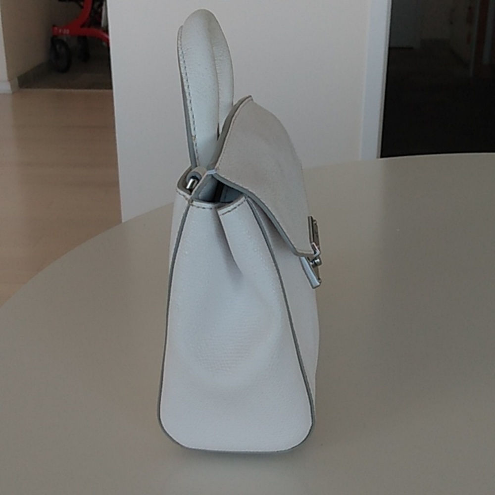 🛍️Tumi leather crossbody. EUC - Picture 7 of 13